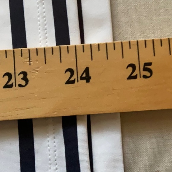 Lands’ End Nautical Horizontal Stripes Crew Neck Rash Guard UPE Swim Tee Size L - Picture 10 of 10